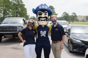Vickey and Dondi Costin welcome the Class of 2024 on Move-In Day at Charleston Southern