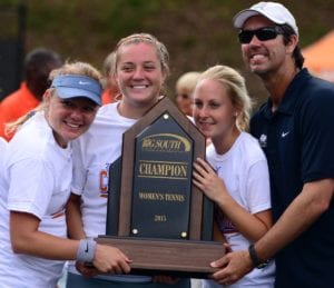 2015 Women's tennis team wins the championship