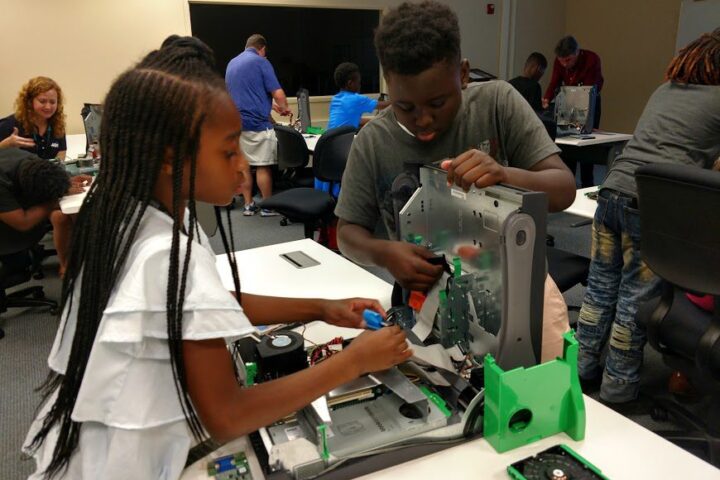 Middle Schoolers reconstruct a computer