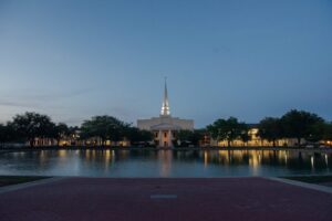 The reflection pond and chapel en the evening just after sunset.
