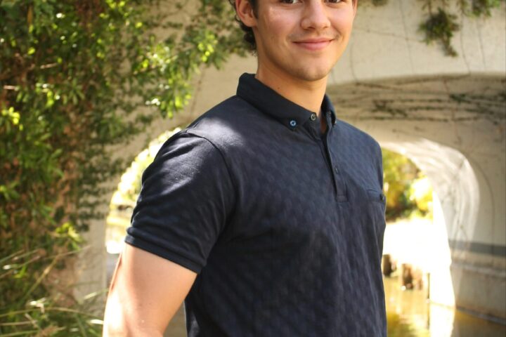Zach Weaver Headshot